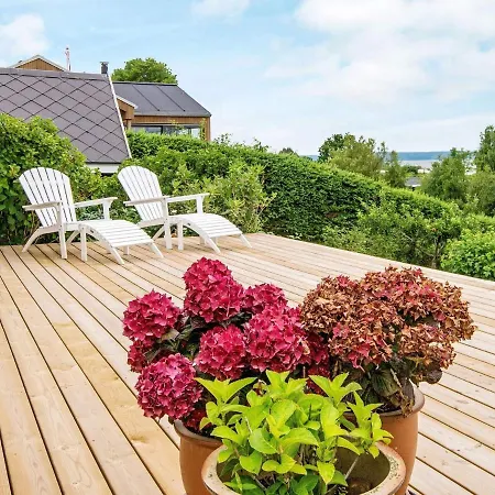 Сasa de vacaciones Pleasing Holiday In B Rkop With Terrace *